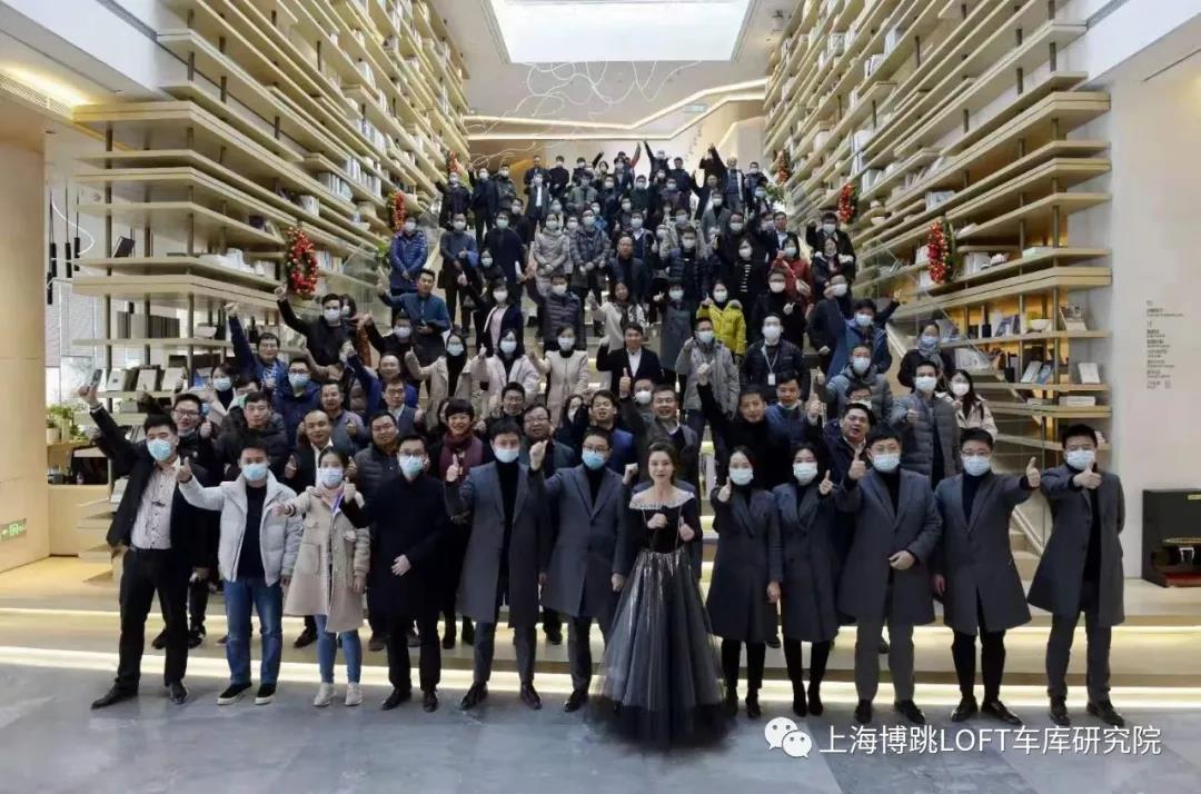 宁德全国一百多人在华侨城汉口道6号参观研讨LOFT专利车库技术！